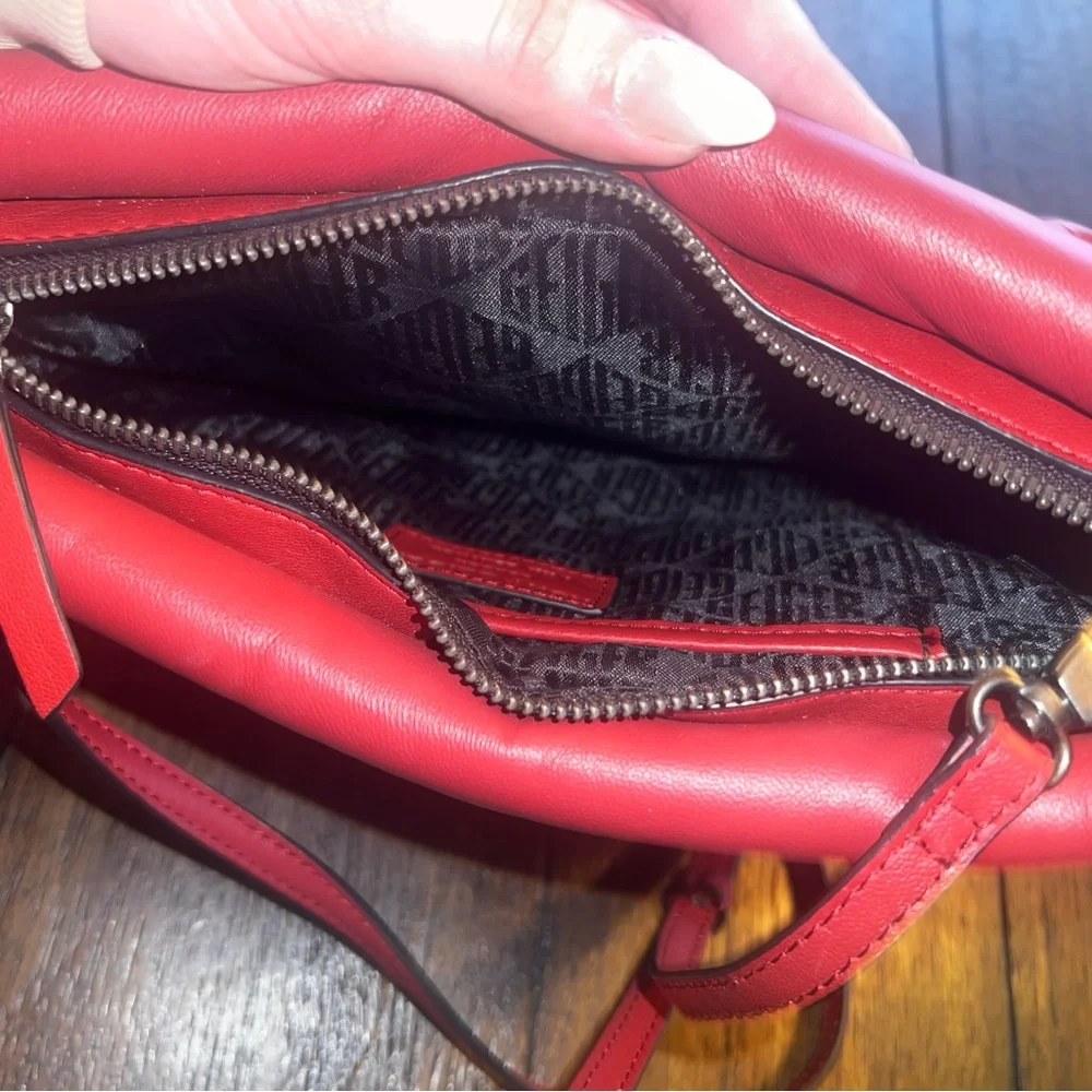 Kurt Geiger Kensington Red Quilted Crossbody Bag - Picture 6 of 7